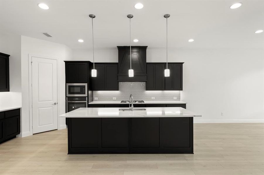 15. 2027 Clairmount - Kitchen 15. 2027 Clairmount - Kitchen