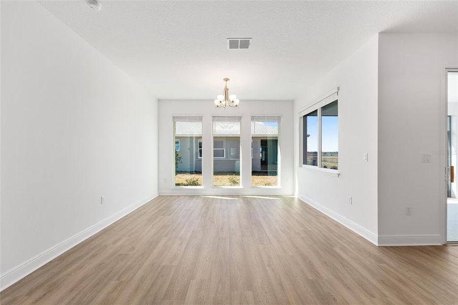 Spacious, unfurnished interior of a new home in , Ocala (Image 25).