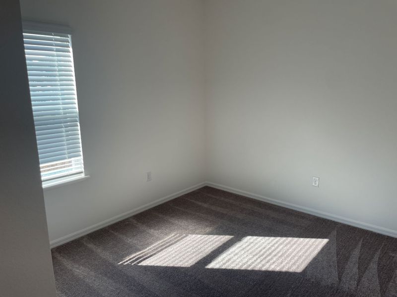 Spacious, unfurnished interior of a new home in Royal Highlands, Weeki Wachee (Image 17).