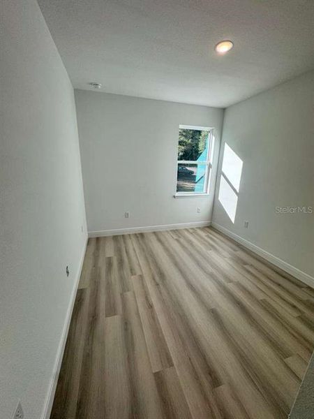 Spacious, unfurnished interior of a new home in , Citrus Springs (Image 26).