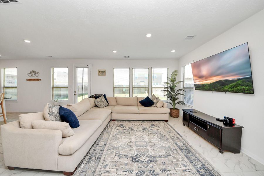 Furnished interior view inside a new home in Olympia Falls, Fresno (Image 7).