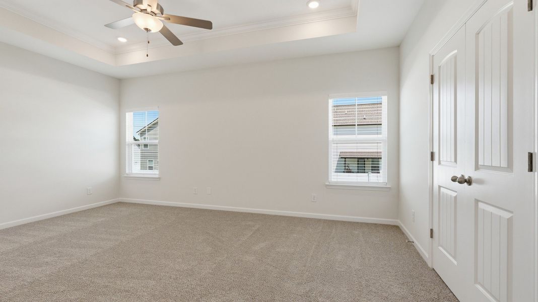 Spacious, unfurnished interior of a new home in Wheatfield, Shelbyville (Image 17).
