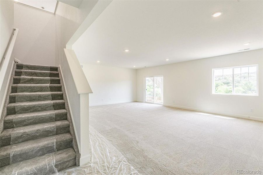 Spacious, unfurnished interior of a new home in Terrain Oak Valley, Castle Rock (Image 20).