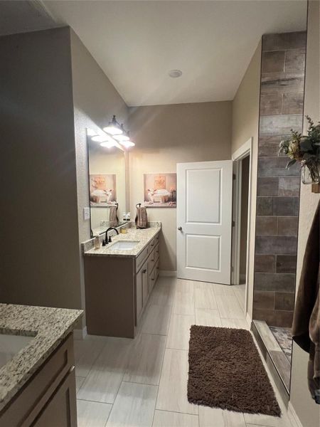 Furnished interior view inside a new home in , Brazoria (Image 7).