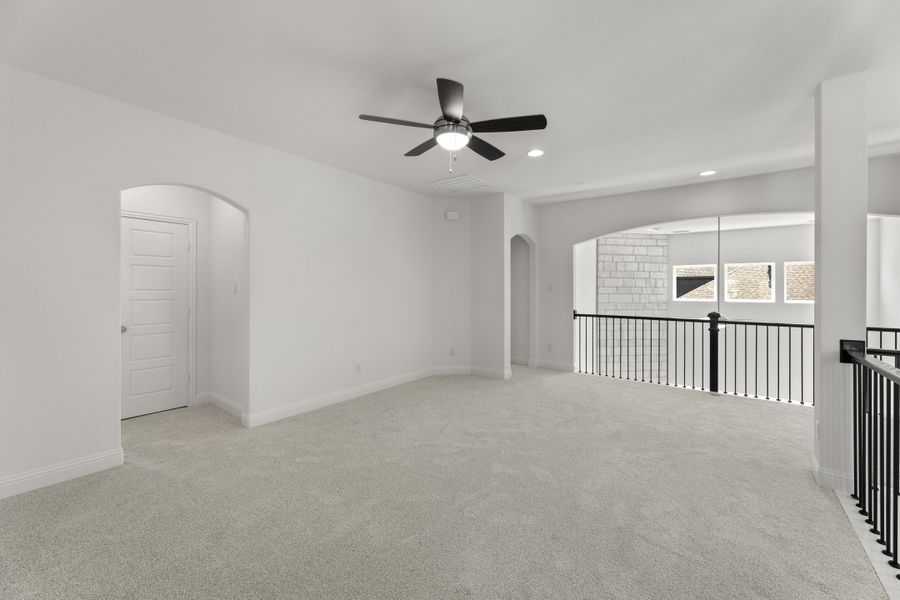 Representative unfurnished interior of a home built from the Sutton by Windsor Homes in Nelson Lake Estates, Rockwall (Image 28).
