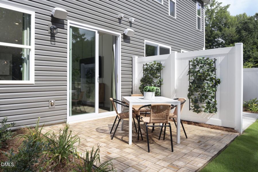 CLT_STS_AuroraModel_Patio