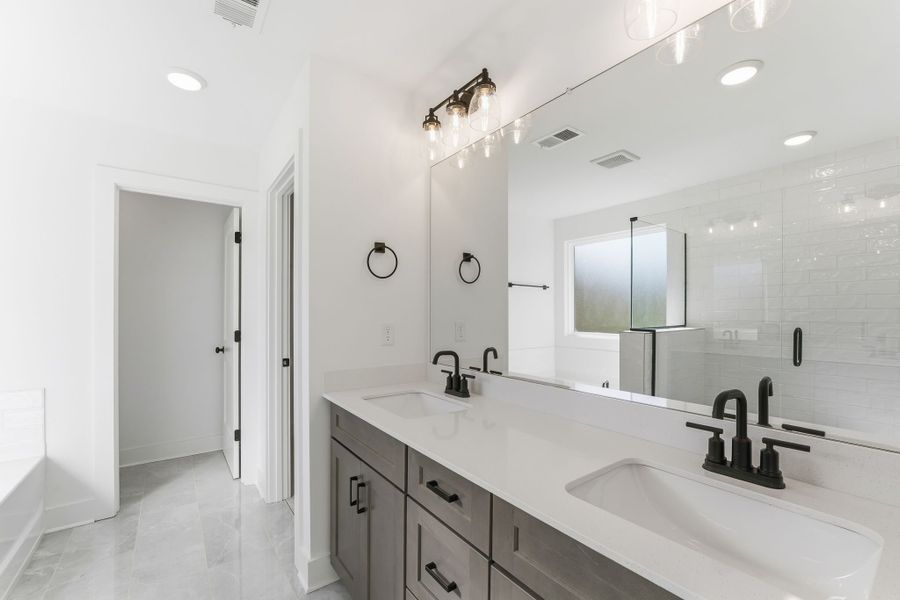 Owner's Bathroom