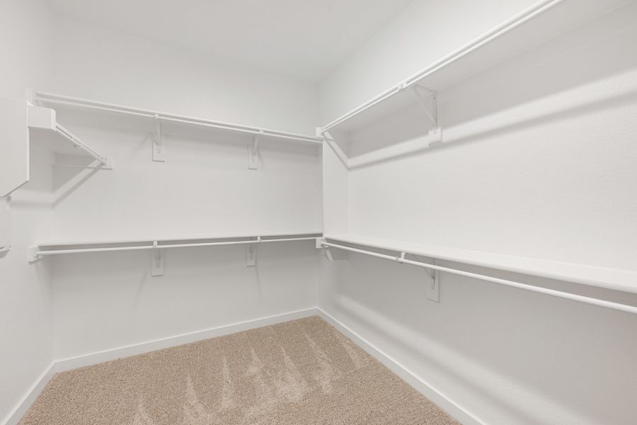 Spacious, unfurnished interior of a new home in Cottonwood Creek, Rowlett (Image 38).
