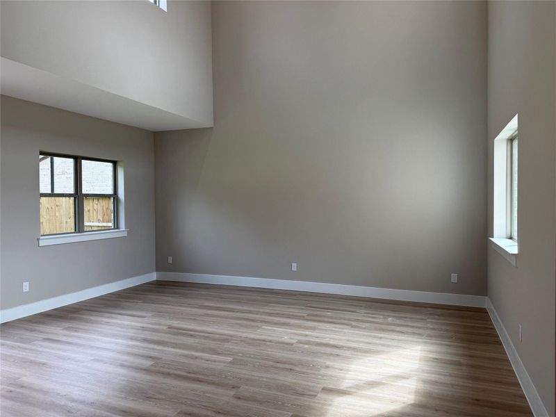 Spacious, unfurnished interior of a new home in , Spring (Image 18).