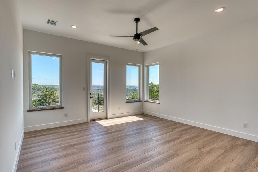 Spacious, unfurnished interior of a new home in , Jonestown (Image 16).