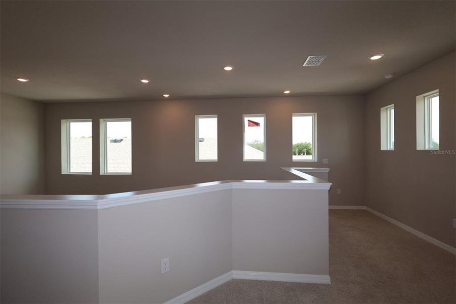 Spacious, unfurnished interior of a new home in Eastlyn, Bradenton (Image 16).