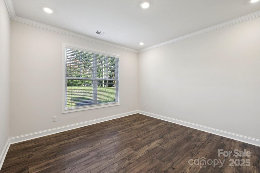 Spacious, unfurnished interior of a new home in Blackstone Bay Townhomes, Sherrills Ford (Image 23).