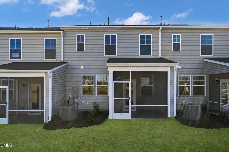 SUN_Everlee_Pic_CarsonII_QMI_226_Back_1o