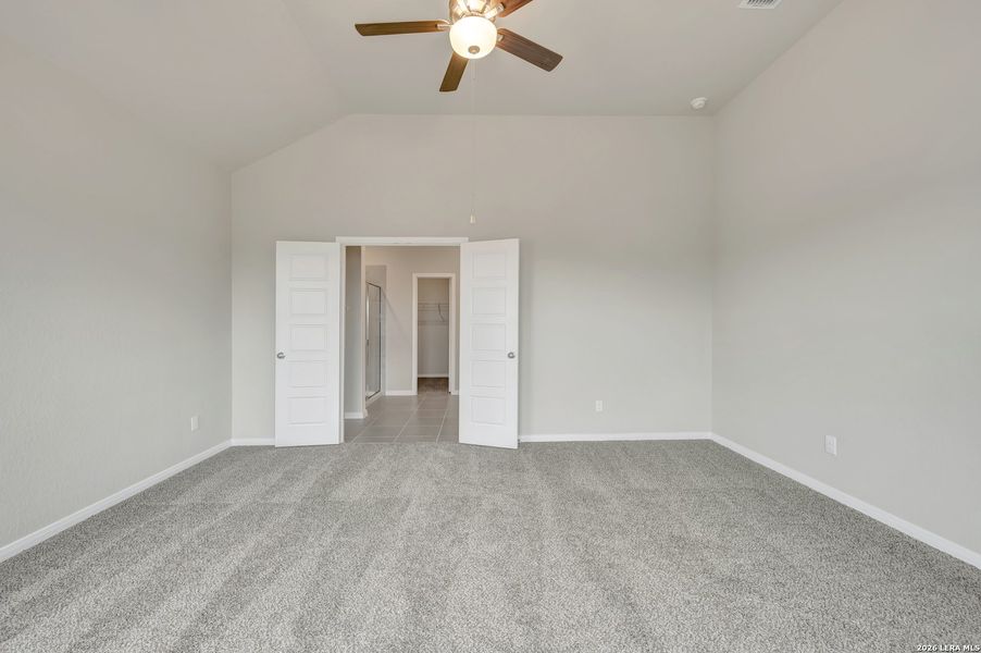 Spacious, unfurnished interior of a new home in Hunters Ranch, San Antonio (Image 54).