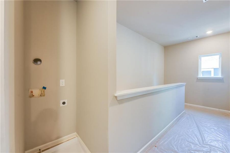 Spacious, unfurnished interior of a new home in , Atlanta (Image 5).