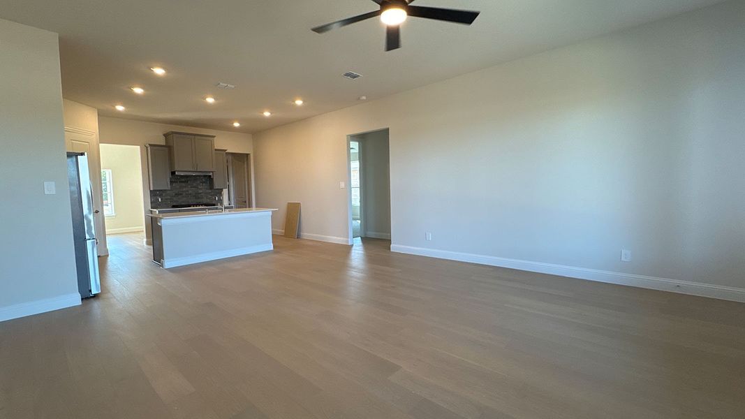 Spacious, unfurnished interior of a new home in Peachtree Meadows, Rockwall (Image 16). Spacious, unfurnished interior of a new home in Peachtree Meadows, Rockwall (Image 16).