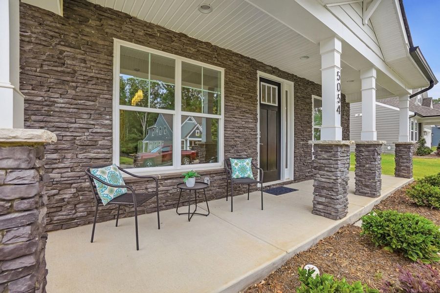 Exterior details and patio area of a home in Rone Creek, Waxhaw (Image 4).