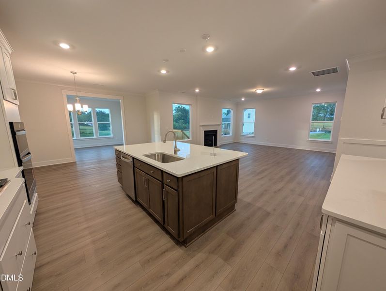 PXL_20250926_223655968 PXL_20250926_223655968