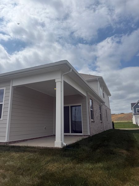 Exterior details and patio area of a home in Cades Bluff, Lebanon (Image 18).
