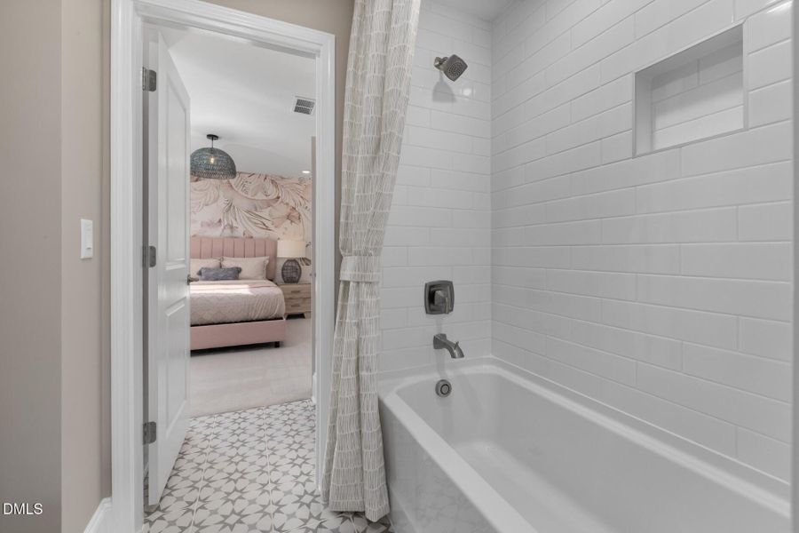 SAUN- Continental Model Home (6)