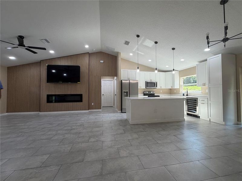 Spacious, unfurnished interior of a new home in , Belleview (Image 17).