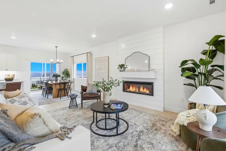 Furnished interior view inside a new home in Upland Meadows, Hermiston (Image 8).