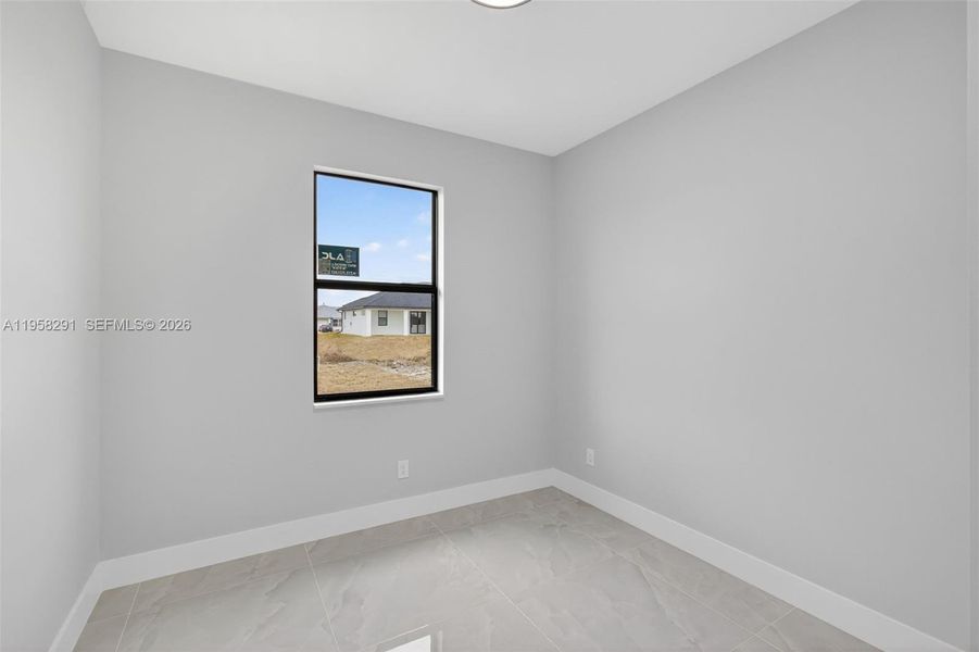 Spacious, unfurnished interior of a new home in , Lehigh Acres (Image 26).