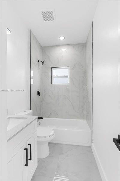 Furnished interior view inside a new home in , Lehigh Acres (Image 9).