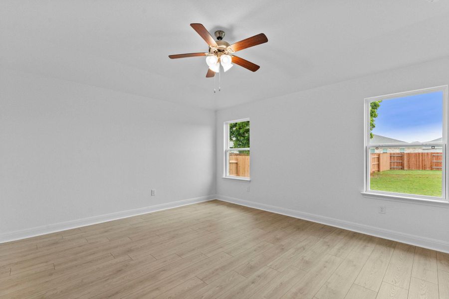 Spacious, unfurnished interior of a new home in Riverview, Georgetown (Image 31).