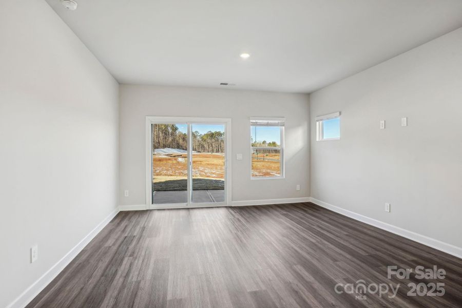 Spacious, unfurnished interior of a new home in Walnut Reserve, Conover (Image 15).