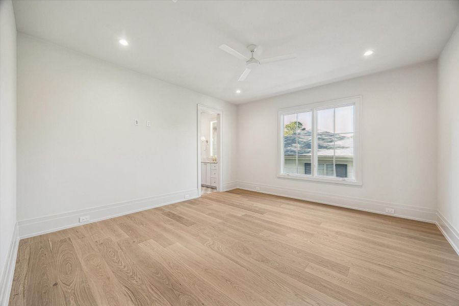 Spacious, unfurnished interior of a new home in , Houston (Image 43).