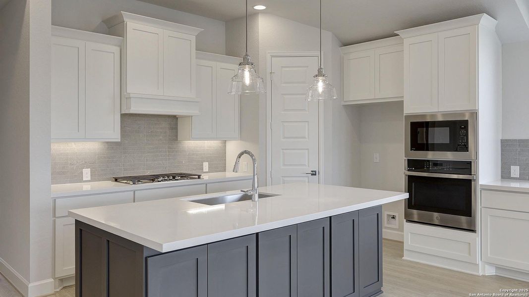 Furnished interior view inside a new home in Haby Hill 60', San Antonio (Image 8).