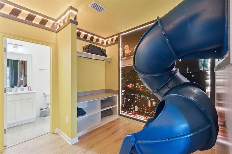 Image 37 of a home in Paradiso Grande.