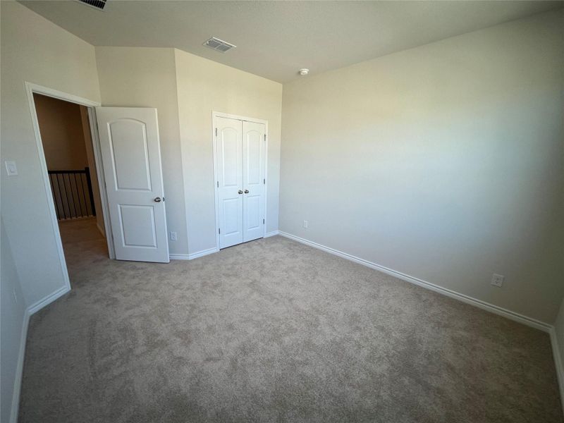 Spacious, unfurnished interior of a new home in Lariat, Liberty Hill (Image 27).