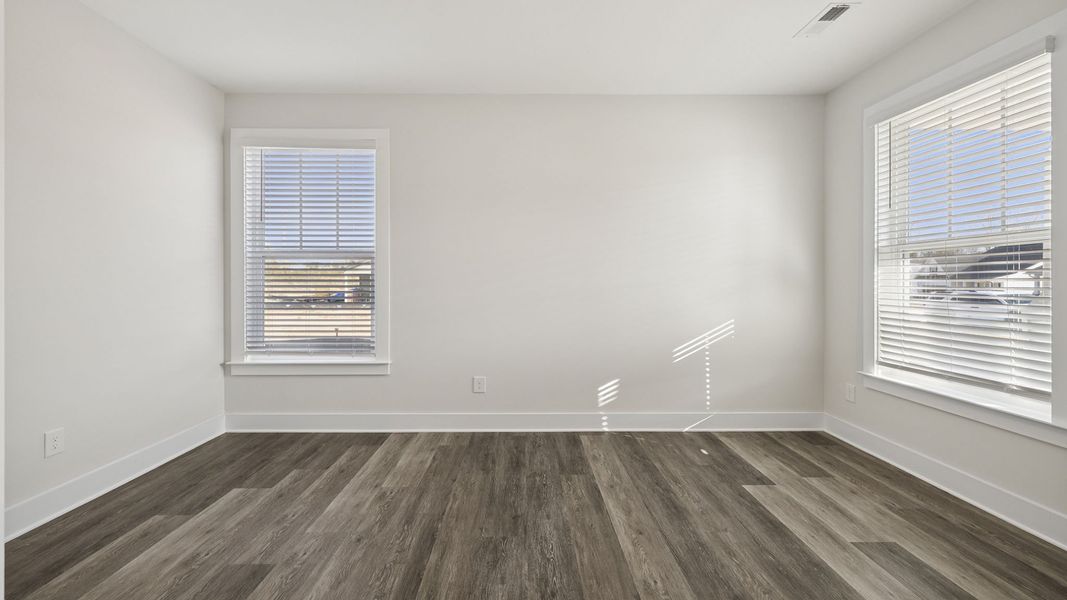 Spacious, unfurnished interior of a new home in Edgewood Estates, Piedmont (Image 10). Spacious, unfurnished interior of a new home in Edgewood Estates, Piedmont (Image 10).