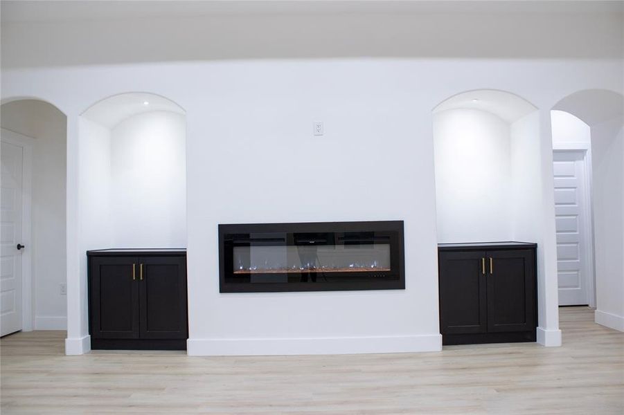 Spacious, unfurnished interior of a new home in , Glenn Heights (Image 14).