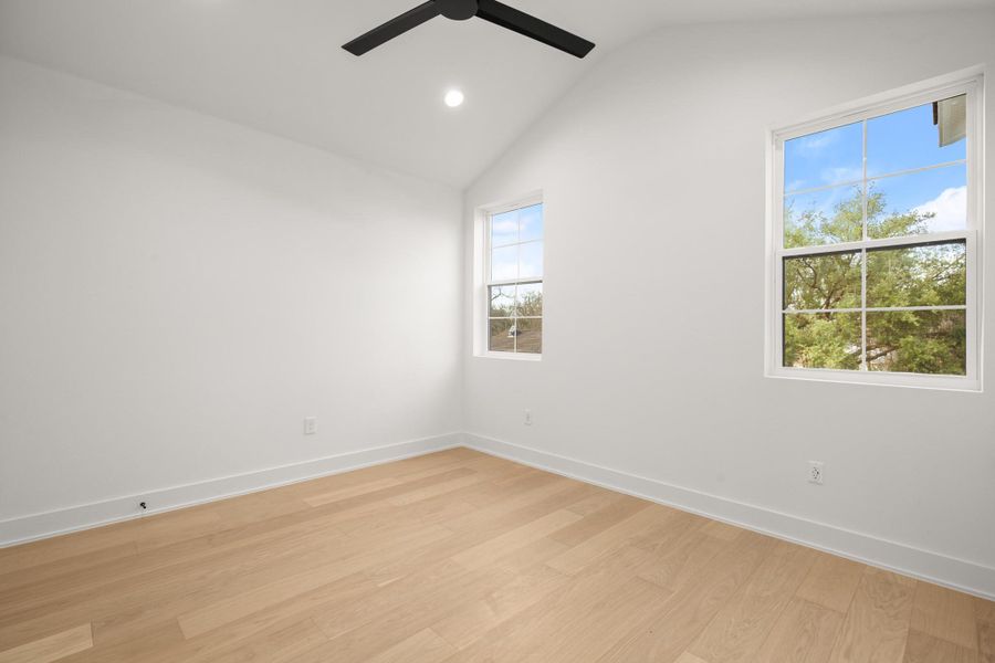 Spacious, unfurnished interior of a new home in , Austin (Image 33).