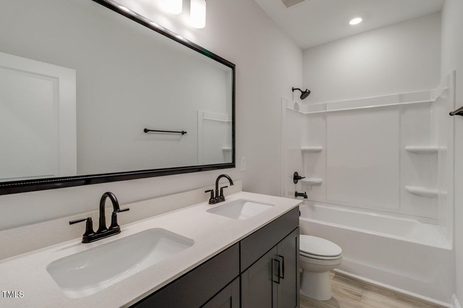 Bathroom - Nantahala II - Gates of Winde Bathroom - Nantahala II - Gates of Winde