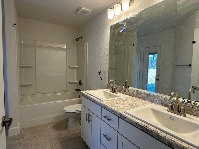 Furnished interior view inside a new home in , Ocala (Image 10).