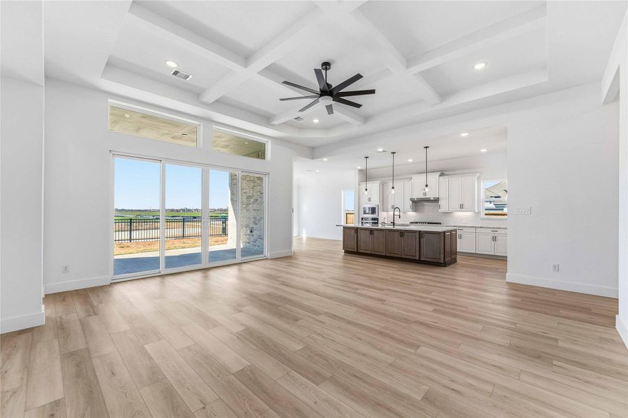 Spacious, unfurnished interior of a new home in Valencia, Manvel (Image 20).