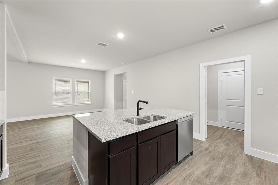 10. 709 Wilderness - Kitchen (4) 10. 709 Wilderness - Kitchen (4)