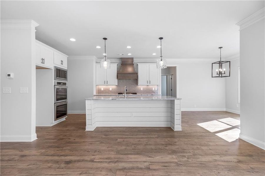 Image 18 of a home in Calgary Downs.