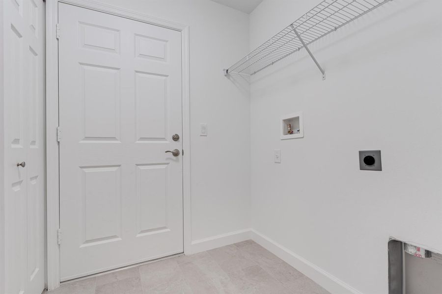 Spacious, unfurnished interior of a new home in , Vero Beach (Image 20).