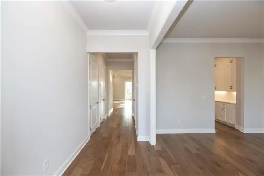 Spacious, unfurnished interior of a new home in Aberdeen, Hoschton (Image 21).