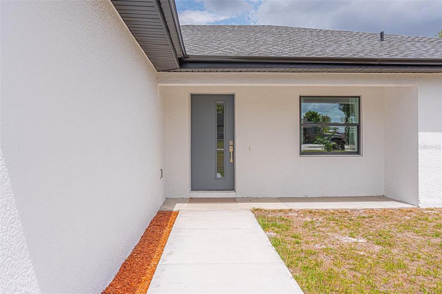 Exterior details and patio area of a home in , Spring Hill (Image 3).