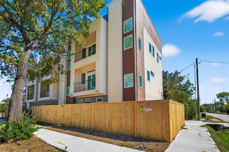 Exterior details and patio area of a home in , Houston (Image 26).