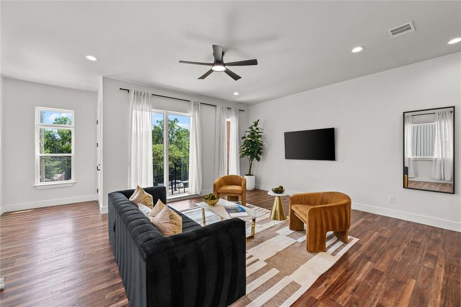 Furnished interior view inside a new home in , Dallas (Image 6). Furnished interior view inside a new home in , Dallas (Image 6).