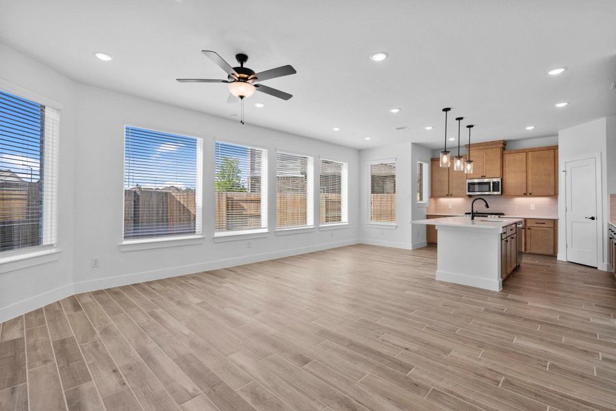 Spacious, unfurnished interior of a new home in Elyson, Katy (Image 28).