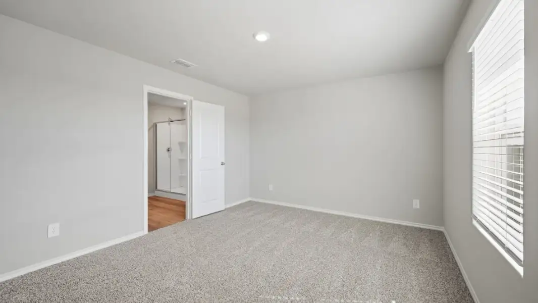 Representative unfurnished interior of a home built from the Caprock by D.R. Horton in Blackbird Estates, Mineral Wells (Image 25).