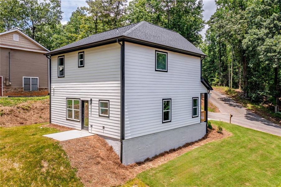 Exterior details and patio area of a home in , Murrayville (Image 23).
